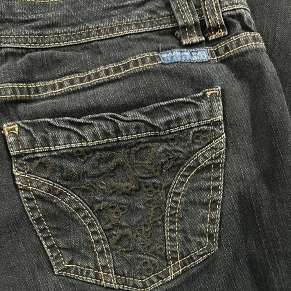 63.. Bandolino size 12 Women's Black Jeans with Embroidered Pocket